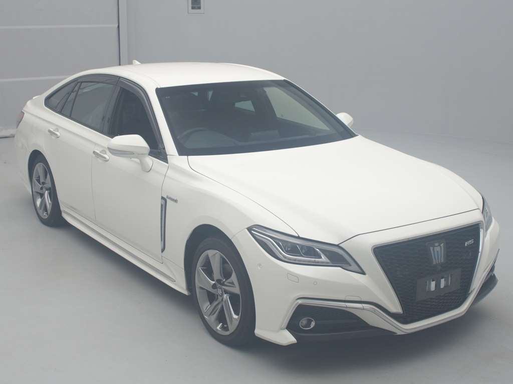 2018 Toyota Crown Hybrid AZSH21[2]