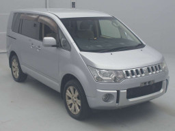 2014 Mitsubishi Delica D5