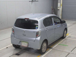 2016 Daihatsu Mira es