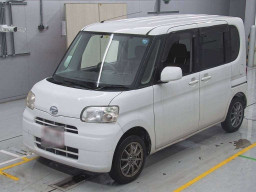 2011 Daihatsu Tanto