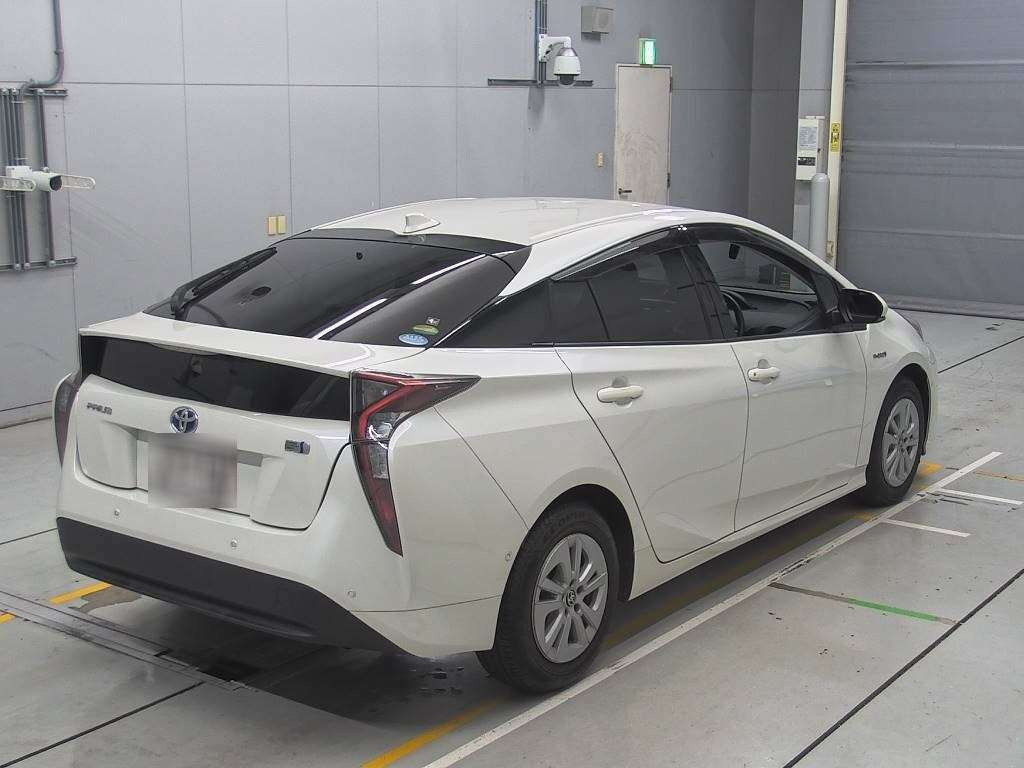 2018 Toyota Prius ZVW50[1]