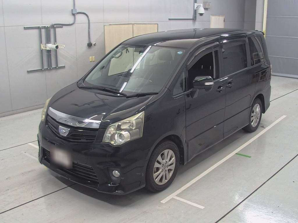 2011 Toyota Noah ZRR70W[0]