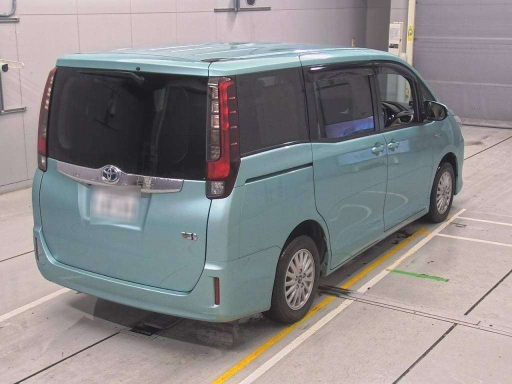 2016 Toyota Noah ZWR80G[1]