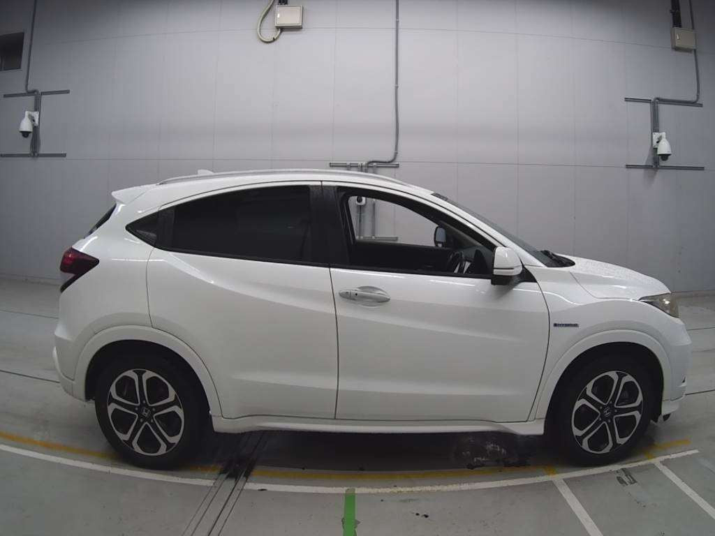 2015 Honda VEZEL RU3[2]