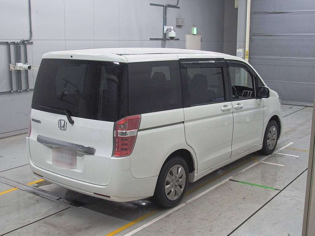 2013 Honda Step WGN RK1[1]