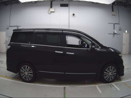 2014 Nissan Elgrand