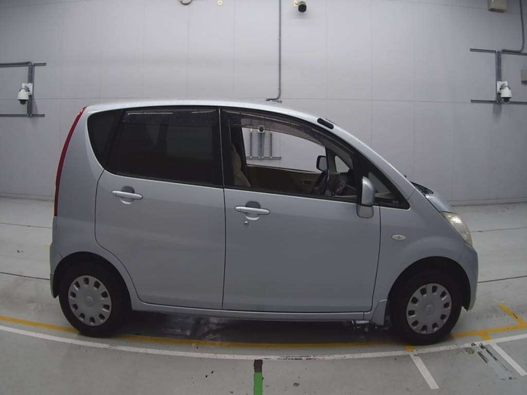 2010 Daihatsu Move L175S[2]