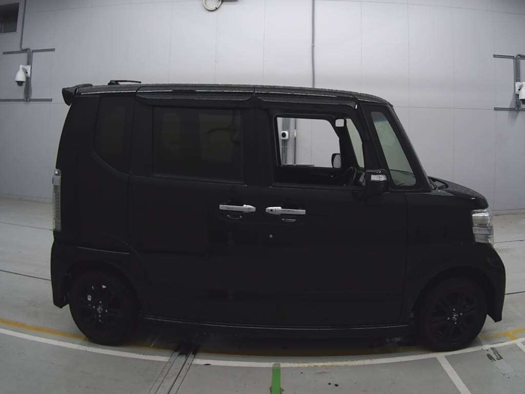 2017 Honda N-BOX CUSTOM JF1[2]