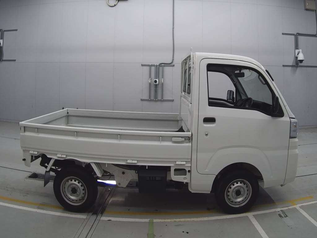 2020 Daihatsu Hijet Truck S500P[2]