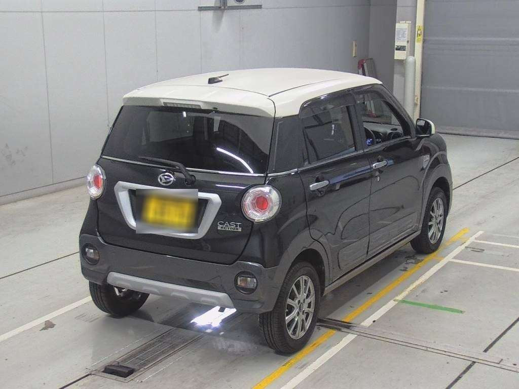 2016 Daihatsu Cast LA250S[1]