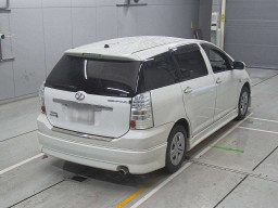 2005 Toyota Wish