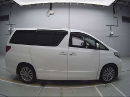 2014 Toyota Alphard