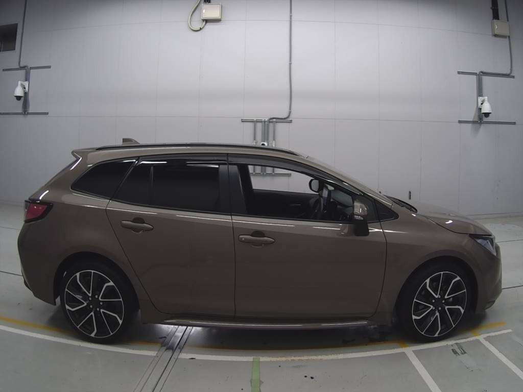 2022 Toyota Corolla Touring Wagon ZWE211W[2]