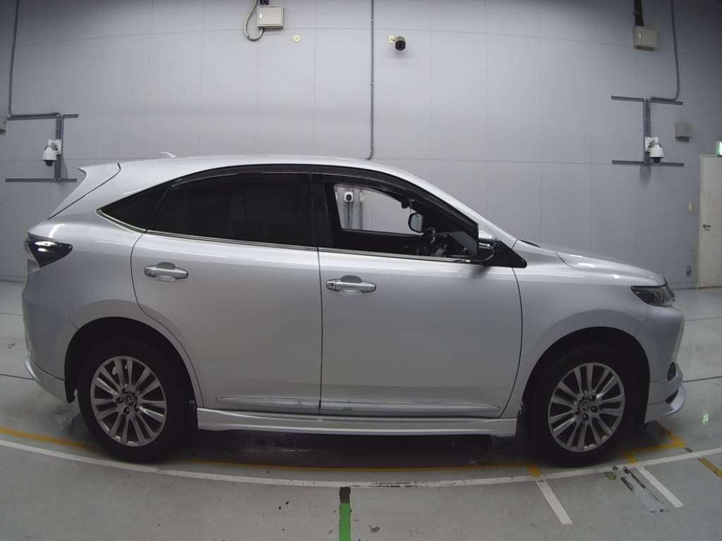 2014 Toyota Harrier ZSU65W[2]