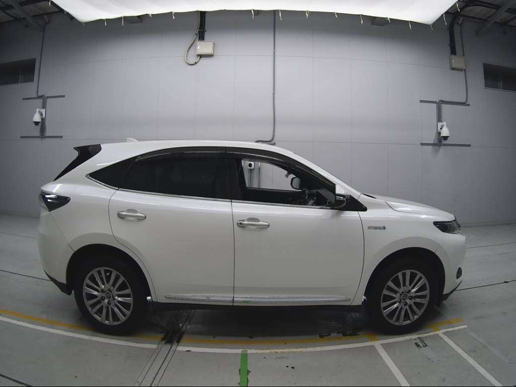 2016 Toyota Harrier Hybrid AVU65W[2]