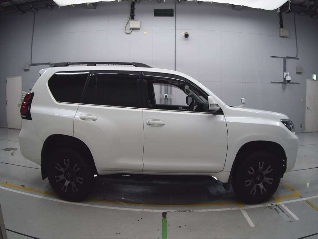 2019 Toyota Land Cruiser Prado GDJ150W[2]