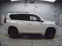 2019 Toyota Land Cruiser Prado