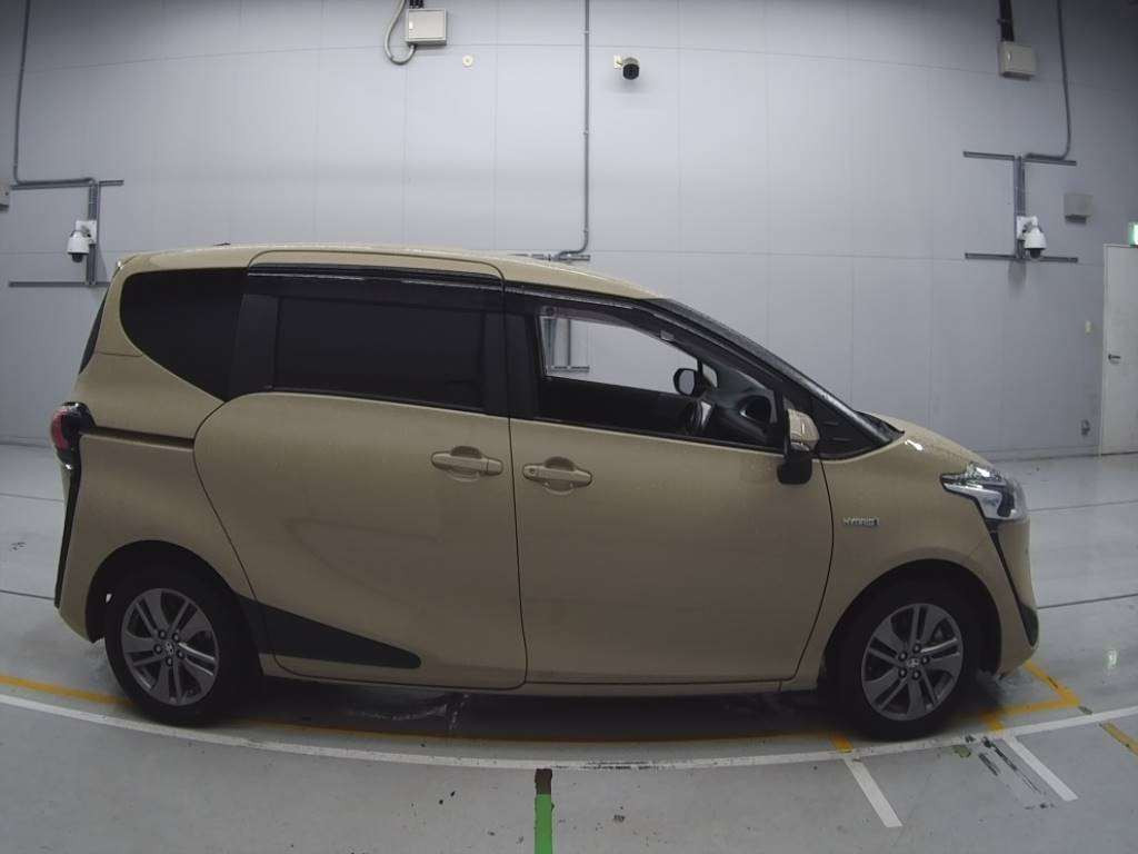 2019 Toyota Sienta NHP170G[2]