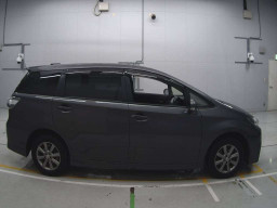 2013 Toyota Wish