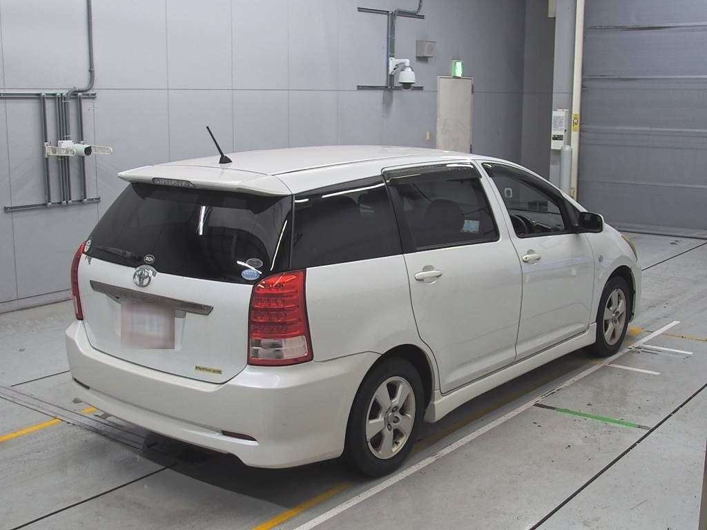 2005 Toyota Wish ZNE10G[1]