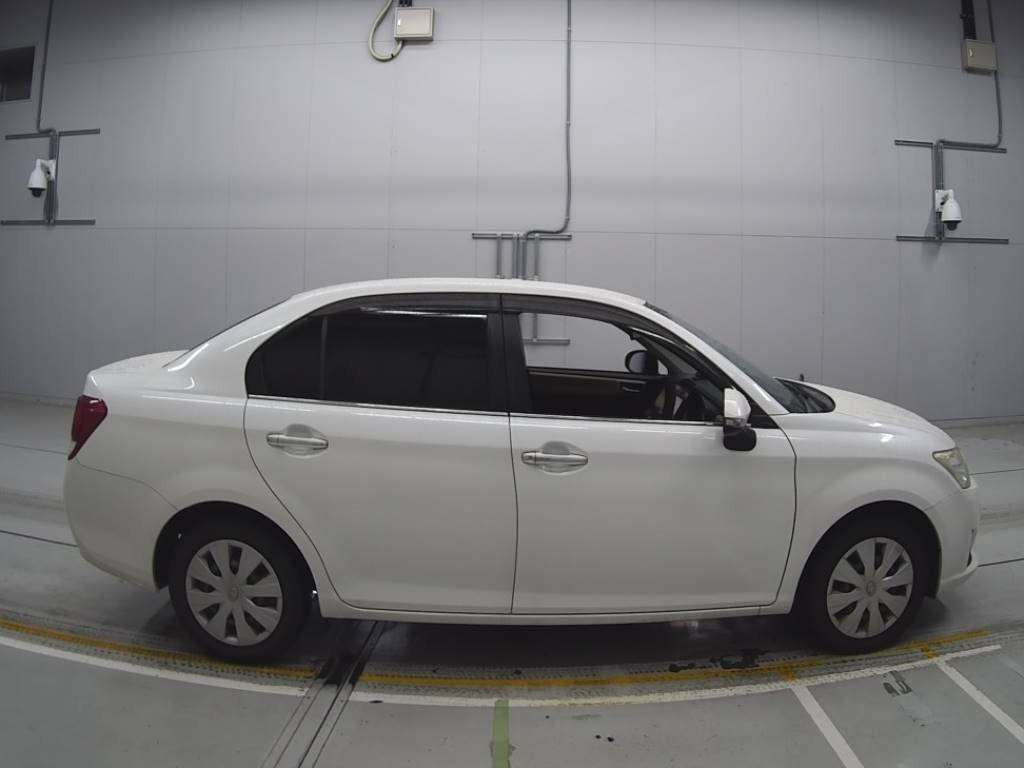 2012 Toyota Corolla Axio NZE161[2]