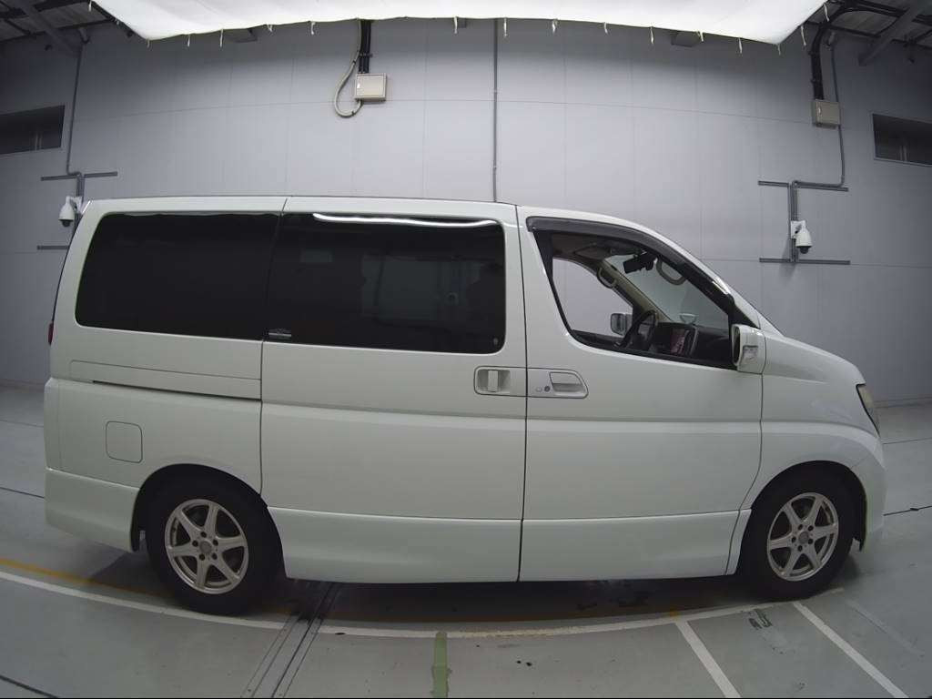 2010 Nissan Elgrand MNE51[2]