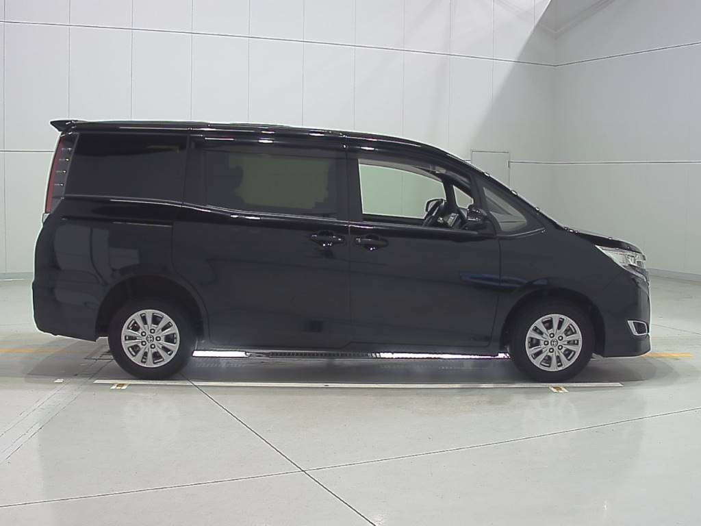 2019 Toyota Noah ZRR85G[2]