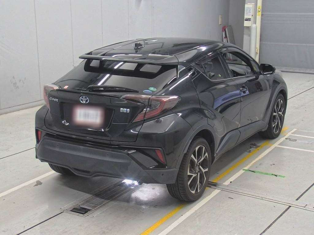 2017 Toyota C-HR ZYX10[1]