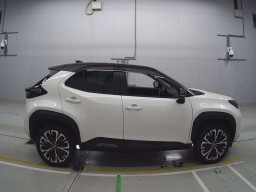 2021 Toyota YARIS CROSS