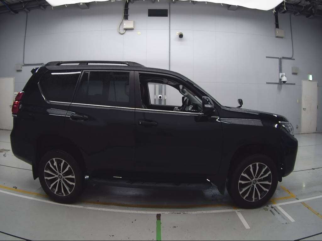 2018 Toyota Land Cruiser Prado GDJ150W[2]