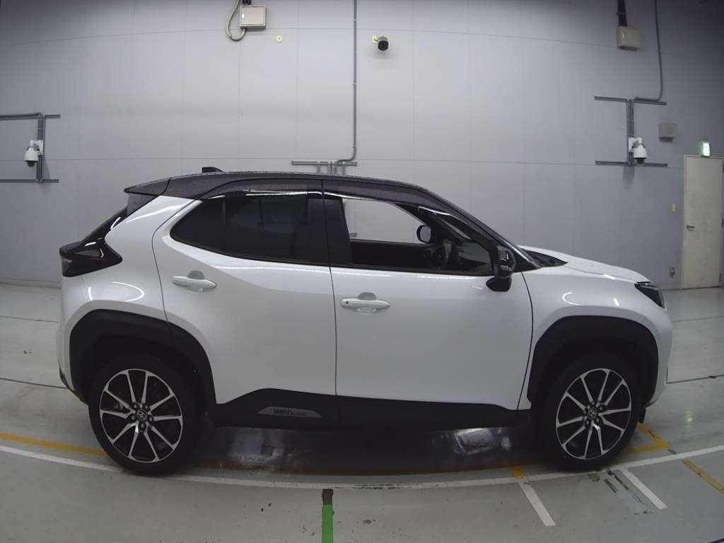 2023 Toyota YARIS CROSS MXPJ10[2]