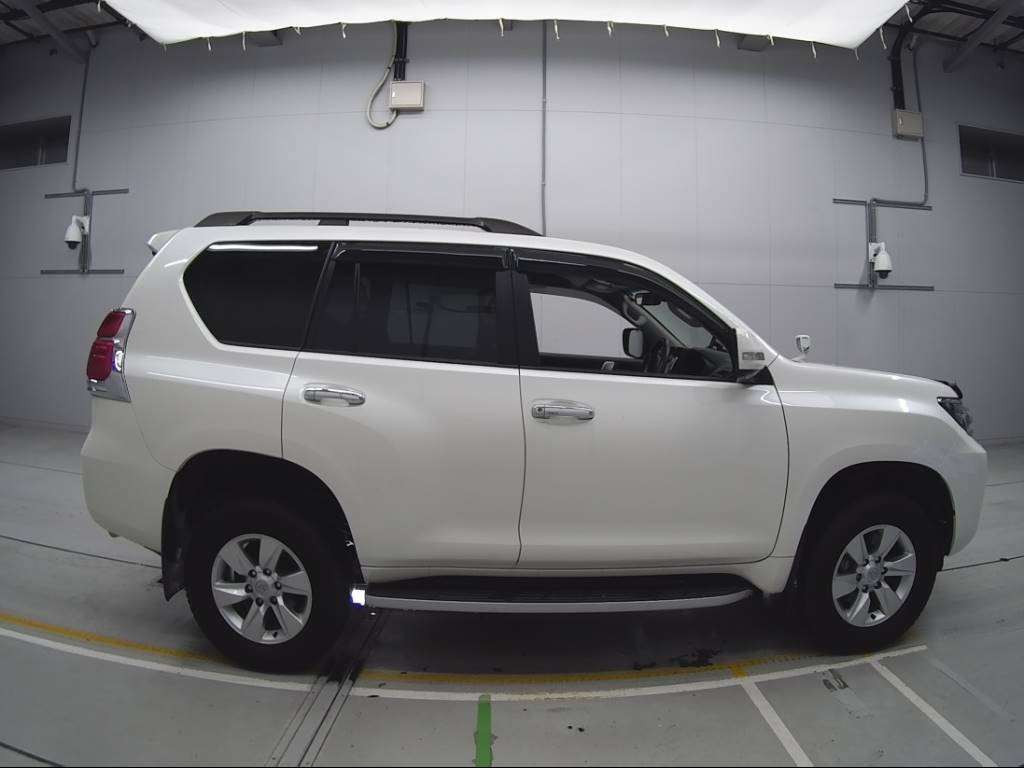 2019 Toyota Land Cruiser Prado TRJ150W[2]