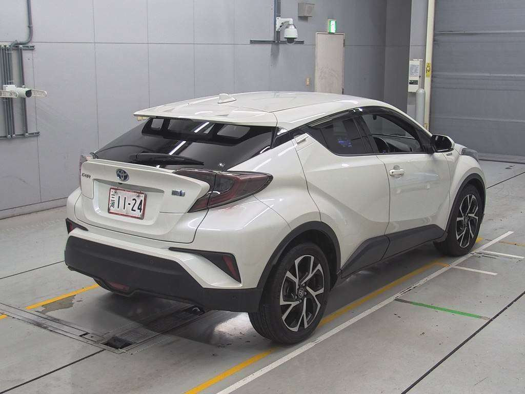 2017 Toyota C-HR ZYX10[1]