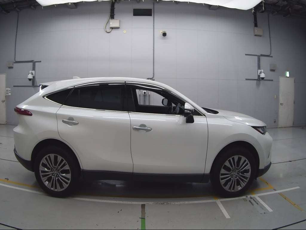 2021 Toyota Harrier MXUA80[2]