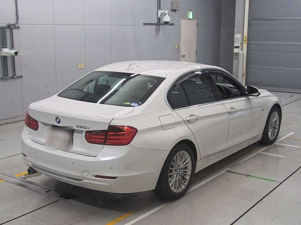 2013 BMW 3 Series 3B20[1]