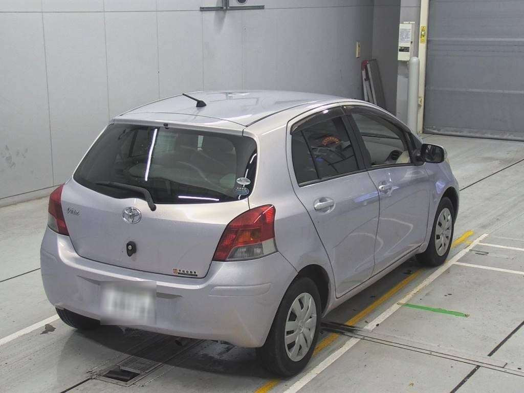 2009 Toyota Vitz SCP90[1]