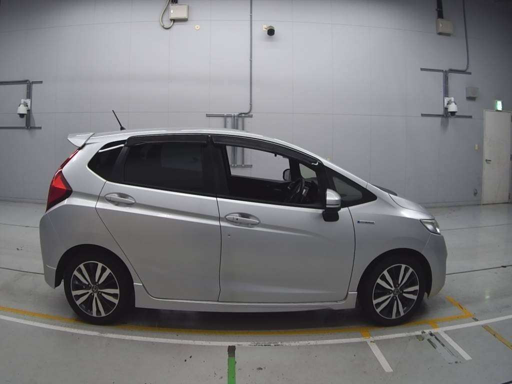 2014 Honda Fit Hybrid GP5[2]