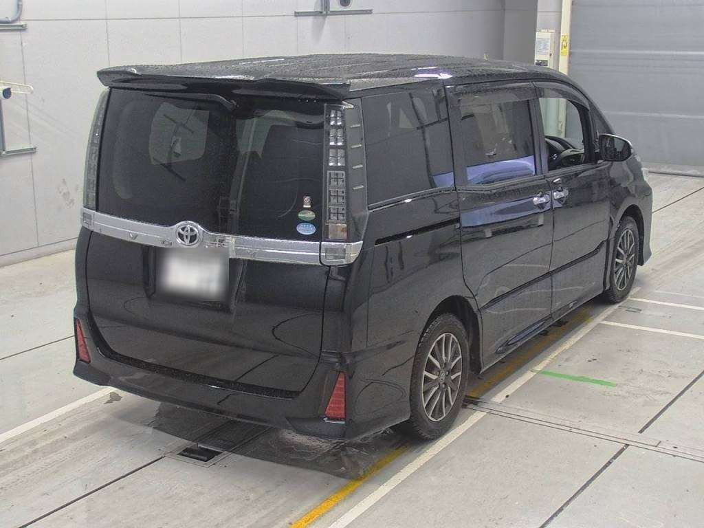 2016 Toyota Voxy ZRR80W[1]