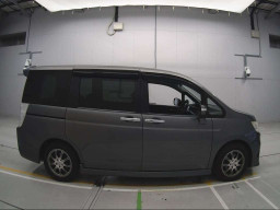 2012 Honda Step WGN Spada