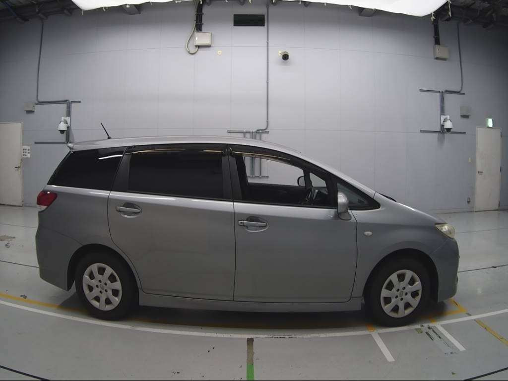 2009 Toyota Wish ZGE20G[2]