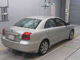 2004 Toyota Avensis