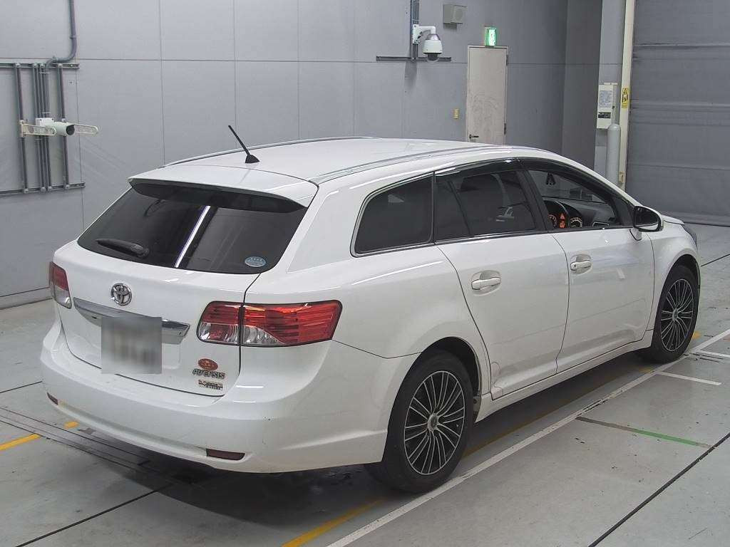 2012 Toyota Avensis Wagon ZRT272W[1]