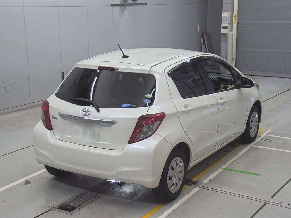 2011 Toyota Vitz NSP130[1]