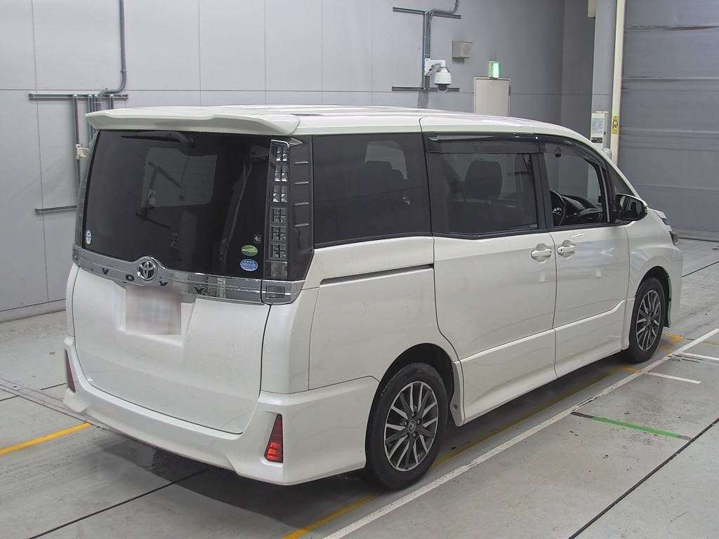 2014 Toyota Voxy ZRR80W[1]