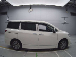 2014 Nissan Elgrand