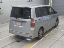 2009 Toyota Noah