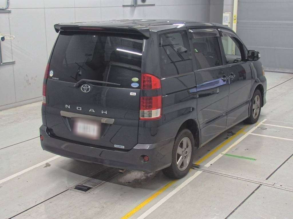 2006 Toyota Noah AZR65G[1]