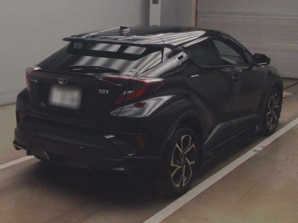 2018 Toyota C-HR ZYX10[1]