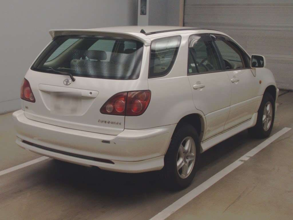 1999 Toyota Harrier MCU10W[1]