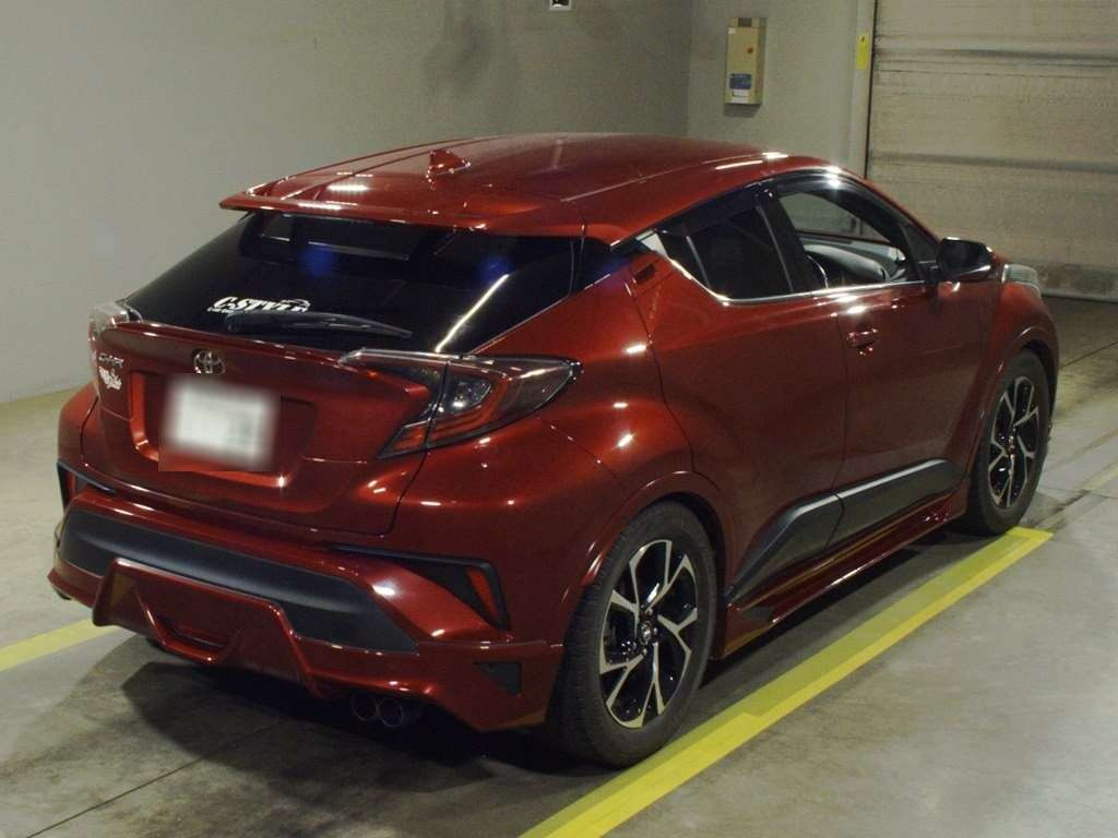 2017 Toyota C-HR NGX50[1]